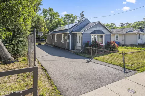 213 Manapaqua Ave, Lakehurst, NJ 08733