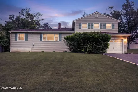 5 Cortland Dr, Somerset, NJ 08873
