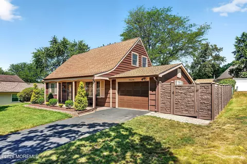 Exterior - 29 Ormont Ln, Aberdeen, NJ 07747 photo 5 of 6