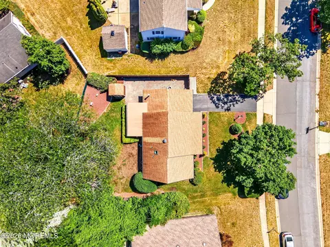 View/Area - 29 Ormont Ln, Aberdeen, NJ 07747 photo 2 of 5