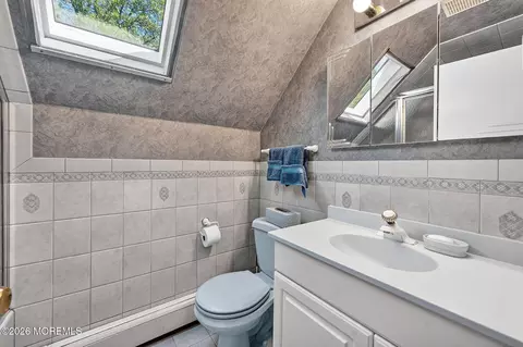 Bath - 29 Ormont Ln, Aberdeen, NJ 07747 photo 2 of 2