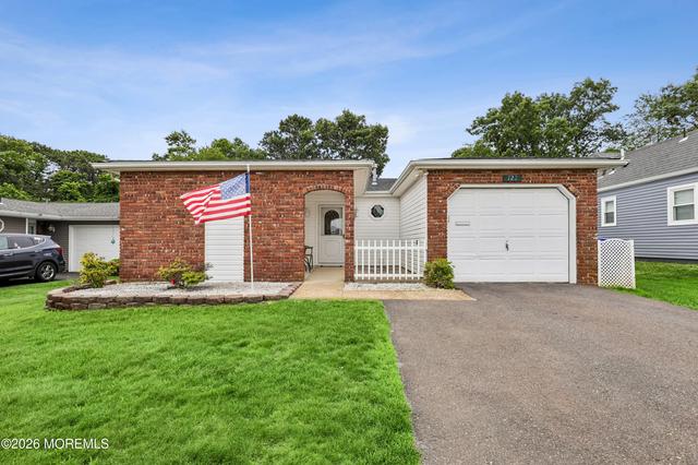 122 Central Blvd, Brick, NJ 08724