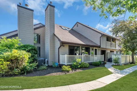 95 Cotswold Cir #3, Ocean, NJ 07712
