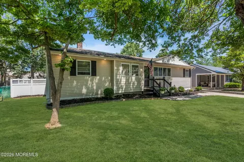 317 Essex Dr, Brick, NJ 08723