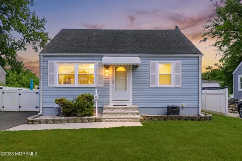 14 Vaughn Ave, Spotswood, NJ 08884