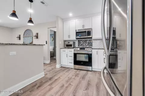 Kitchen - 408 Daisy Ct, Jackson, NJ 08527 photo 3 of 3