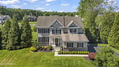 14 Whispering Grove Blvd, Jackson, NJ 08527