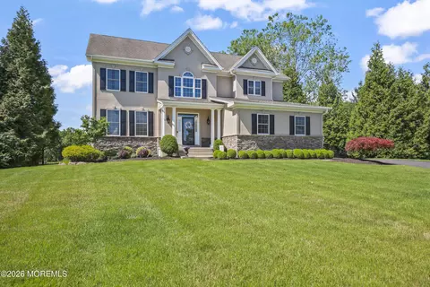 14 Whispering Grove Blvd, Jackson, NJ 08527