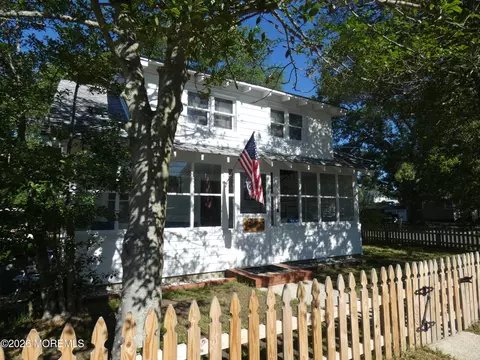 220 Garfield Ave, Toms River, NJ 08753