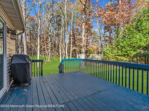 Exterior - 6 Pitney Ln, Jackson, NJ 08527 photo 4 of 6
