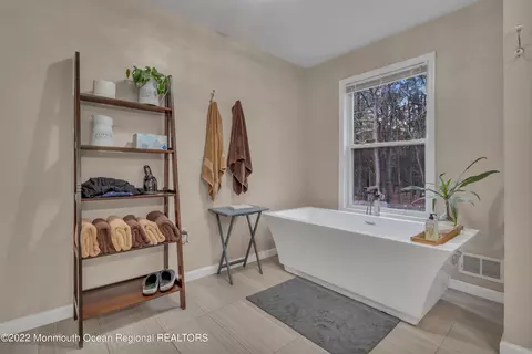 Entry Way - 6 Pitney Ln, Jackson, NJ 08527 photo 11 of 13