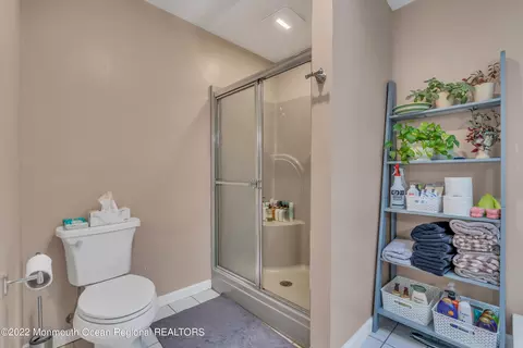 Bath - 6 Pitney Ln, Jackson, NJ 08527 photo 2 of 8