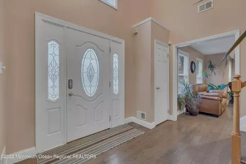 Entry Way - 6 Pitney Ln, Jackson, NJ 08527 photo 1 of 13