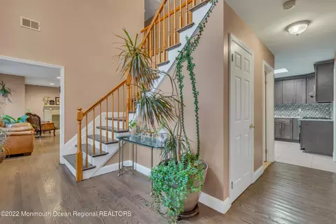 Entry Way - 6 Pitney Ln, Jackson, NJ 08527 photo 3 of 13