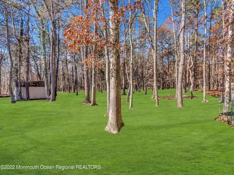Exterior - 6 Pitney Ln, Jackson, NJ 08527 photo 3 of 6