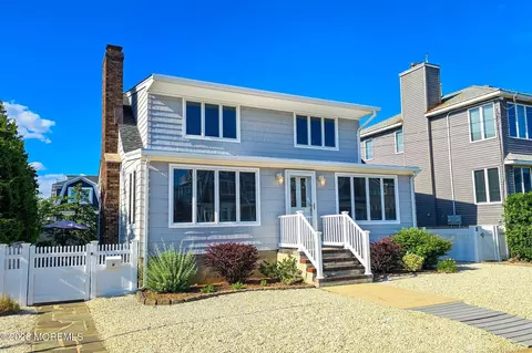 9 New York Ave, Lavallette, NJ 08735