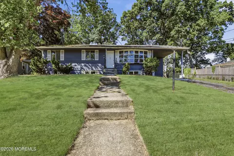 4 Cathedral Dr, Lakewood, NJ 08701