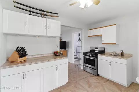 16 E Pleasant Ave, Sewaren, NJ 07077 photo 6