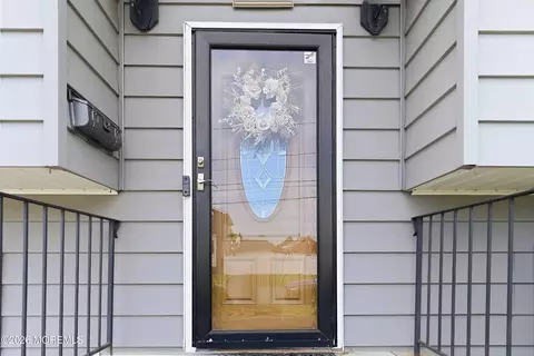 16 E Pleasant Ave, Sewaren, NJ 07077 photo 3