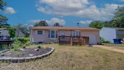 39 Tilton Ave, South Toms River, NJ 08757