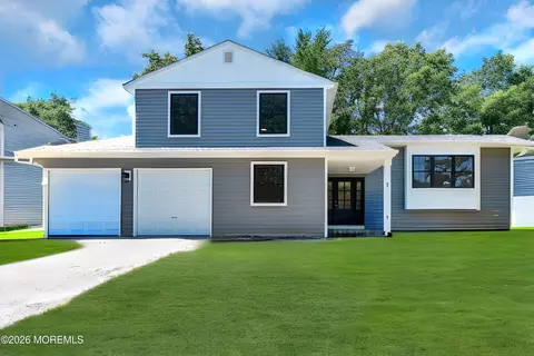 14 Timberline Dr, Howell, NJ 07731