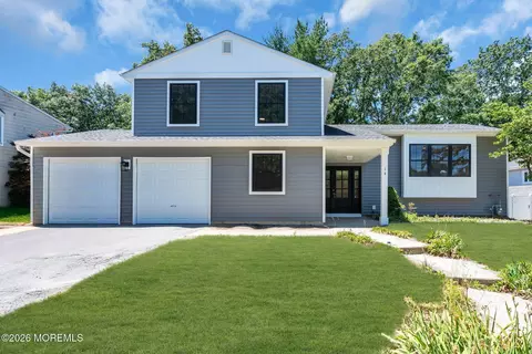 14 Timberline Dr, Howell, NJ 07731