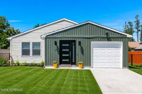 27 Passaic St, North Middletown, NJ 07748