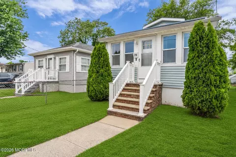 79 Ideal Ave, North Middletown, NJ 07748