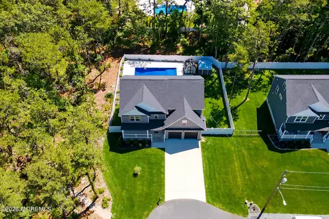 295 Coolidge Ave, Bayville, NJ 08721