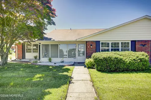 330 Canterbury Ct #A, Lakewood, NJ 08701