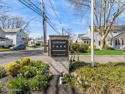 231 Atlantic St #59, Keyport, NJ 07735
