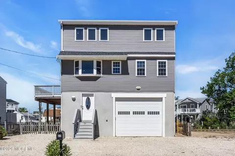27 Robert Dr, Manahawkin, NJ 08050
