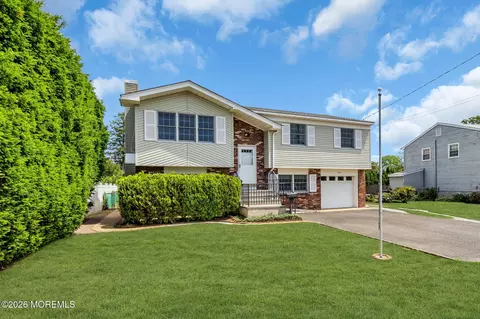2025 Riviera Pkwy, Point Pleasant, NJ 08742