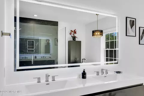 Bath - 3 Clearview Dr, Ocean, NJ 07712 photo 3 of 5