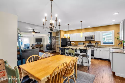 Dining - 9 Central Ave, Waretown, NJ 08758 photo 2 of 2