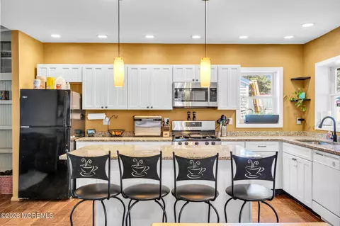 Kitchen - 9 Central Ave, Waretown, NJ 08758 photo 3 of 7