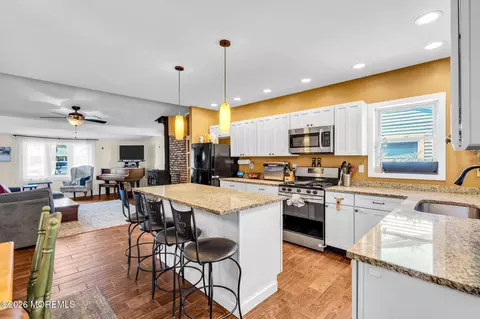 Kitchen - 9 Central Ave, Waretown, NJ 08758 photo 5 of 7