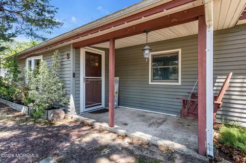 Exterior - 9 Central Ave, Waretown, NJ 08758 photo 5 of 14