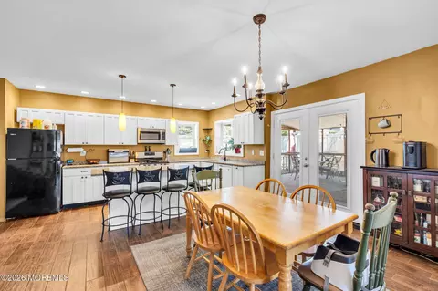 Dining - 9 Central Ave, Waretown, NJ 08758 photo 1 of 2
