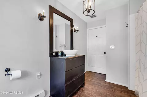 Bath - 9 Central Ave, Waretown, NJ 08758 photo 3 of 4