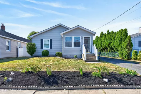 718 18th Ave, Lake Como, NJ 07719