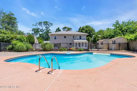 517 Riverwood Park, Point Pleasant, NJ 08742