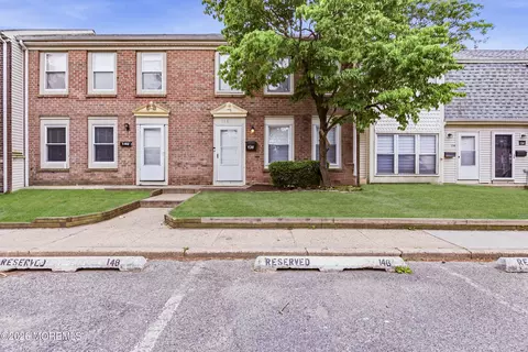 138 Stratford Pl, Lakewood, NJ 08701
