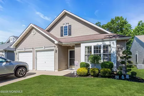 55 Cypress Point Ln, Jackson, NJ 08527
