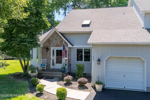 26 Hickory Ln, Little Silver, NJ 07739