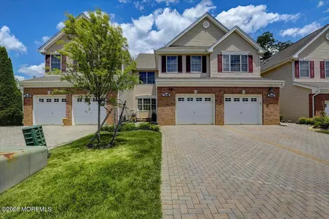 38 Smock Ct, Manalapan, NJ 07726