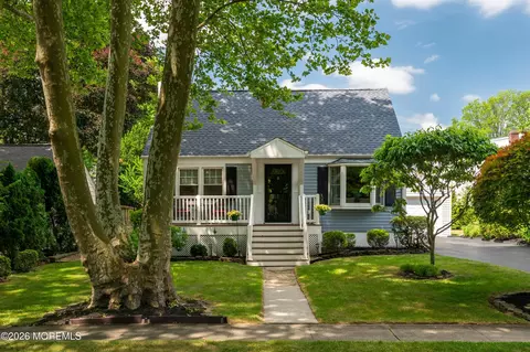 8 W Lake Rd, Red Bank, NJ 07701