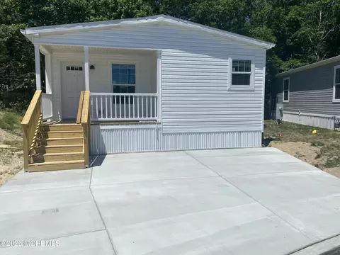 17 Maple Tree Ct, Manahawkin, NJ 08050