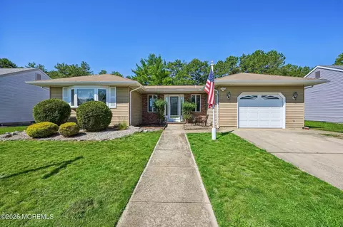 204 Pulaski Blvd, Toms River, NJ 08757