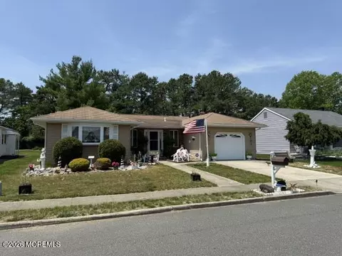 204 Pulaski Blvd, Toms River, NJ 08757